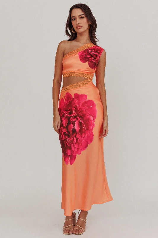 Metallic - Accented Casual Dresses for a Shiny Finish Mahli One-Shoulder Cut-Out Maxi Dress Orange Metallic - Accented Casual Dresses for a Shiny Finish Mahli One-Shoulder Cut-Out Maxi Dress Orange