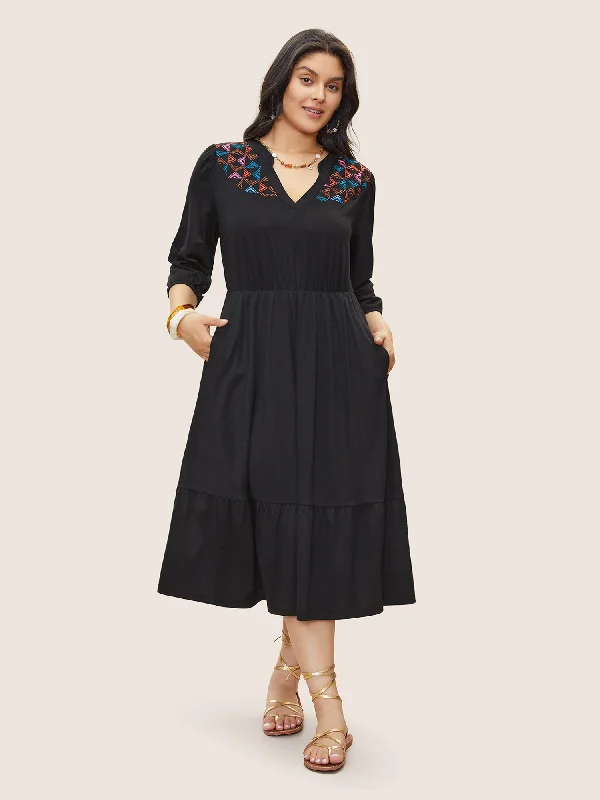 Winter - Warm Casual Dresses with Lined Fabrics Geometric Contrast Embroidered Elastic Waist Dress Winter - Warm Casual Dresses with Lined Fabrics Geometric Contrast Embroidered Elastic Waist Dress
