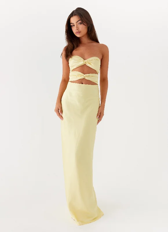 Short - Sleeve Casual Dresses with Printed Graphics​ Tianna Strapless Maxi Dress - Yellow