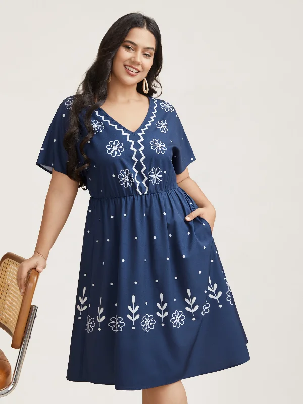 Travel - Friendly Casual Dresses for Comfort on the Go​ Floral Print V-Neck Pockets Midi Dress