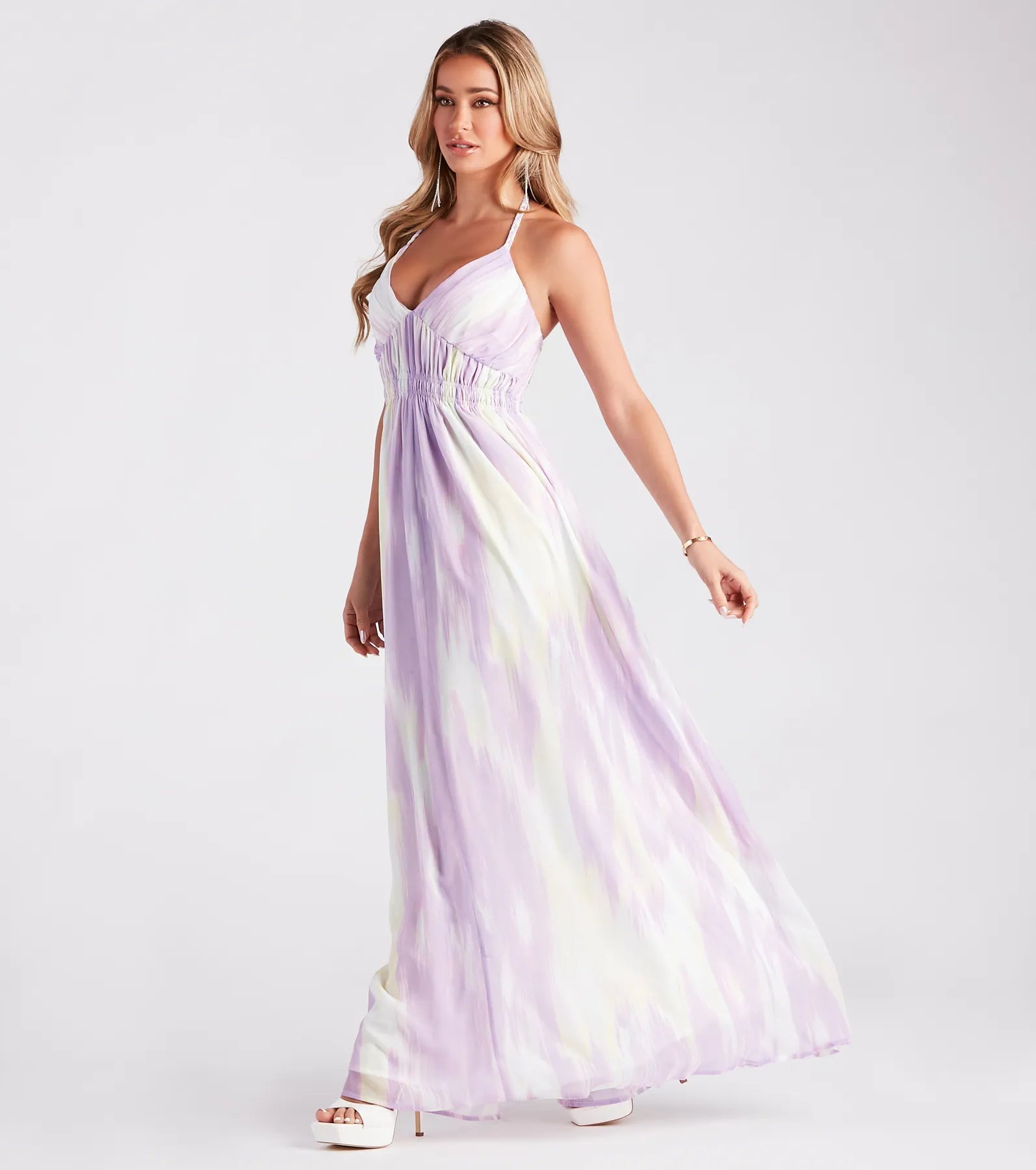 Hat - Friendly Casual Dresses for Outdoor Outfits Living In Color Chiffon Halter Maxi Dress Hat - Friendly Casual Dresses for Outdoor Outfits Living In Color Chiffon Halter Maxi Dress