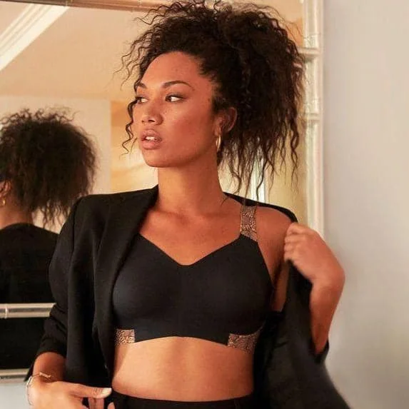 Lightly padded non wired bras for a seamless look Evelyn & Bobbie Beyond Bra in Black Onyx Lace 1732 Lightly padded non wired bras for a seamless look Evelyn & Bobbie Beyond Bra in Black Onyx Lace 1732
