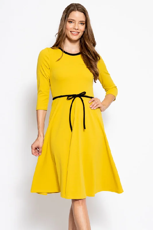 Sleeveless Women Dress in Bright Colors for Summer Parties Sleeveless Women Dress in Bright Colors for Summer Parties Adeline