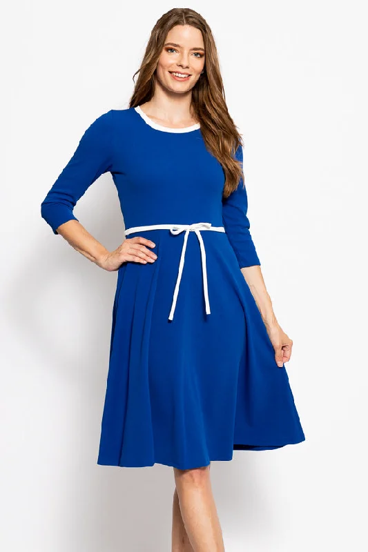 Mini Women Dress with a Short Hem for a Young and Trendy Style Mini Women Dress with a Short Hem for a Young and Trendy Style Autumn