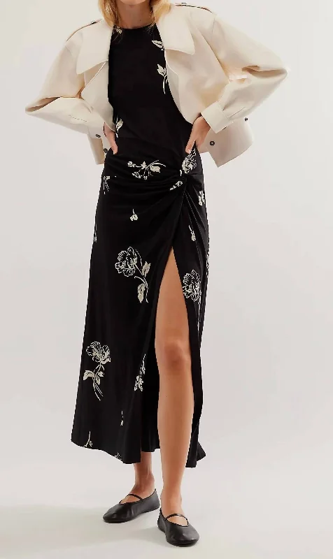 Ball Gown Women Dress with a Full Skirt for a Princess - like Look Ball Gown Women Dress with a Full Skirt for a Princess - like Look Love And Be Loved Midi Dress In Black