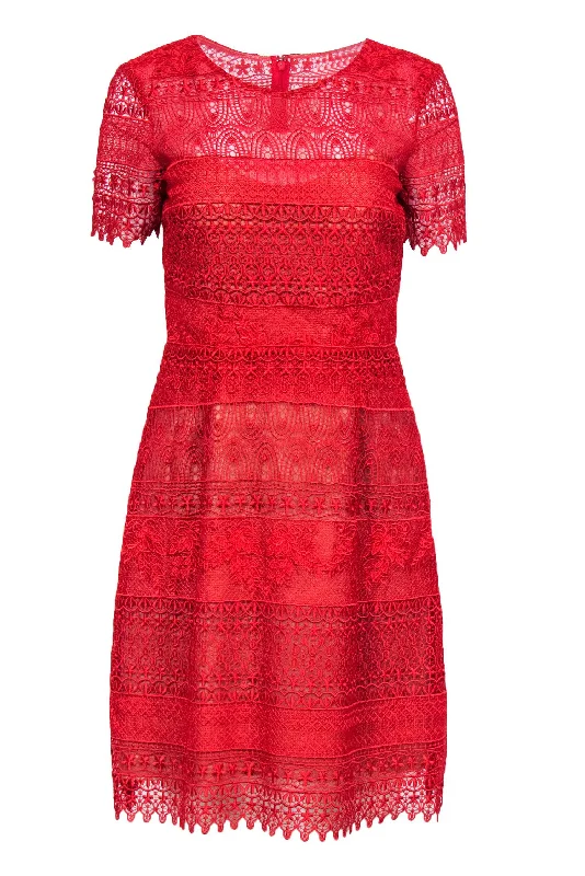 Maxi Women Dress with Floral Print for a Bohemian Vibe Maxi Women Dress with Floral Print for a Bohemian Vibe Marchesa Notte - Red Lace Short Sleeve A-Line Dress Sz 6