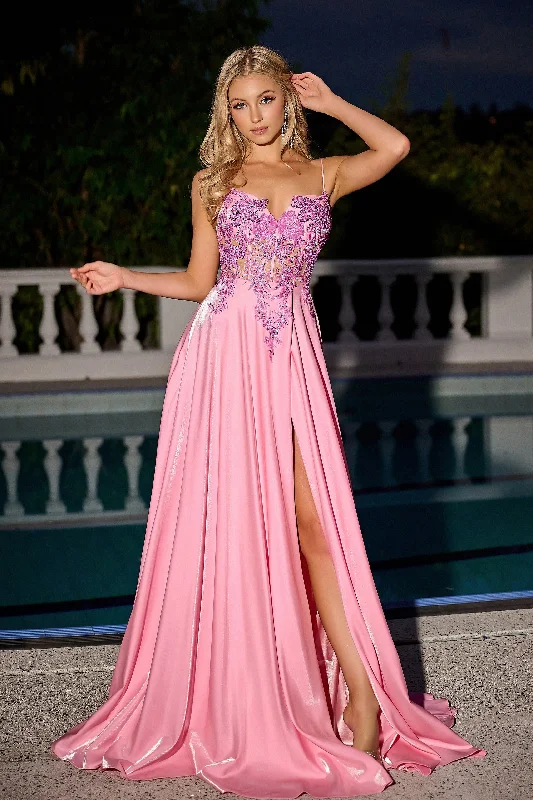 Maxi Women Dress with Floral Print for a Bohemian Vibe Maxi Women Dress with Floral Print for a Bohemian Vibe Portia & Scarlett PS24255