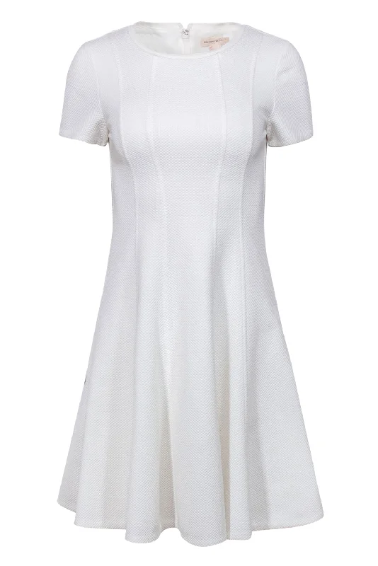 Wrap - Style Women Dress with Adjustable Fit for All Body Types Wrap - Style Women Dress with Adjustable Fit for All Body Types Rebecca Taylor - White Textured Short Sleeve Fit & Flare Dress Sz 2 Wrap - Style Women Dress with Adjustable Fit for All Body Types Wrap - Style Women Dress with Adjustable Fit for All Body Types Rebecca Taylor - White Textured Short Sleeve Fit & Flare Dress Sz 2
