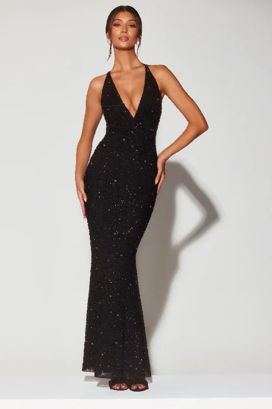 Ball Gown Women Dress with a Full Skirt for a Princess - like Look Ball Gown Women Dress with a Full Skirt for a Princess - like Look Embellished Plunge Halter Neck Evening Gown in Black Ball Gown Women Dress with a Full Skirt for a Princess - like Look Ball Gown Women Dress with a Full Skirt for a Princess - like Look Embellished Plunge Halter Neck Evening Gown in Black