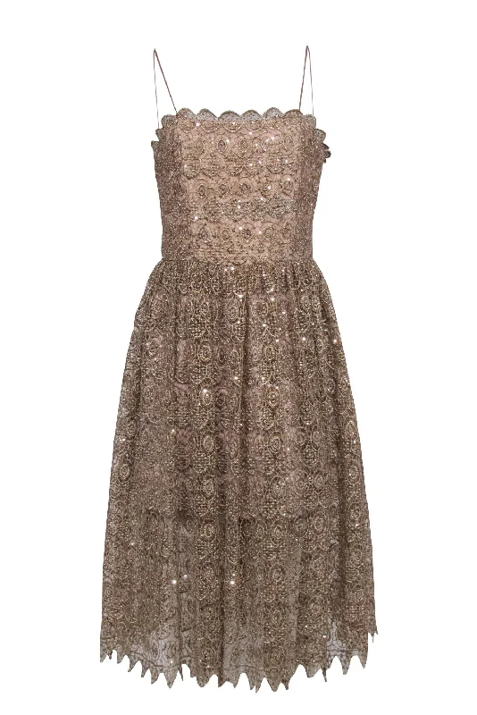 Lace - Embellished Women Dress for an Elegant and Sophisticated Appearance Lace - Embellished Women Dress for an Elegant and Sophisticated Appearance Alice & Olivia - Gold Shimmer Lace Sleeveless Dress Sz 10 Lace - Embellished Women Dress for an Elegant and Sophisticated Appearance Lace - Embellished Women Dress for an Elegant and Sophisticated Appearance Alice & Olivia - Gold Shimmer Lace Sleeveless Dress Sz 10