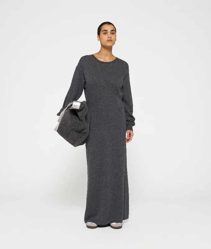 Halter Neck Women Dress to Show Off the Shoulders and Neckline Halter Neck Women Dress to Show Off the Shoulders and Neckline the knitted power dress | antra melee Halter Neck Women Dress to Show Off the Shoulders and Neckline Halter Neck Women Dress to Show Off the Shoulders and Neckline the knitted power dress | antra melee