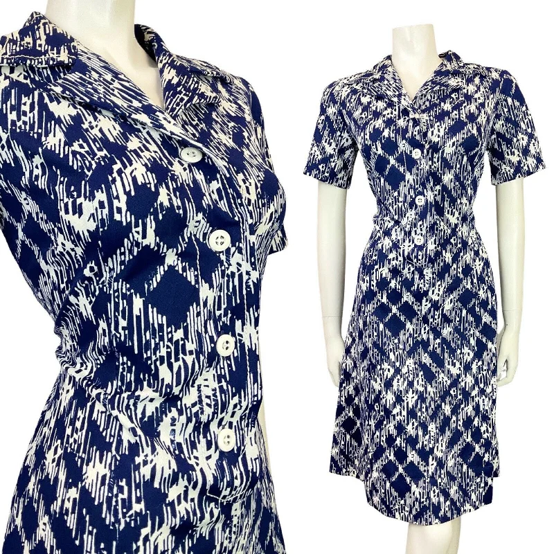 Empire Waist Women Dress to Accentuate the Bust and Conceal the Waist Empire Waist Women Dress to Accentuate the Bust and Conceal the Waist VINTAGE 60s 70s NAVY BLUE WHITE PSYCHEDELIC CHECKED PLAID DAGGER SHIRT DRESS 12 Empire Waist Women Dress to Accentuate the Bust and Conceal the Waist Empire Waist Women Dress to Accentuate the Bust and Conceal the Waist VINTAGE 60s 70s NAVY BLUE WHITE PSYCHEDELIC CHECKED PLAID DAGGER SHIRT DRESS 12