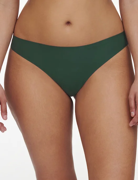 Shaper for a bridal look to streamline the silhouette​ Chantelle Soft Stretch Thong
