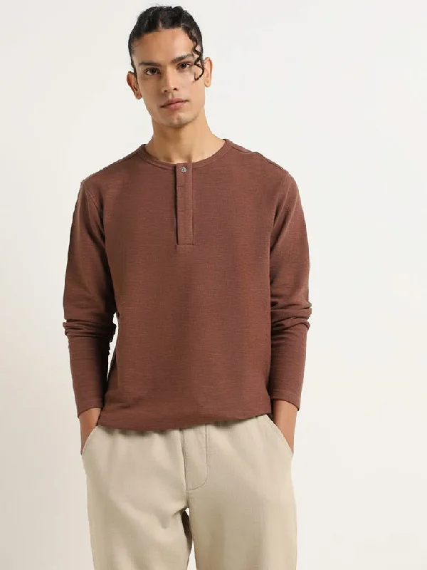 Women's polyester workout pants Button - fly women jeans with a traditional touch ETA Brown Self-Patterned Cotton T-Shirt