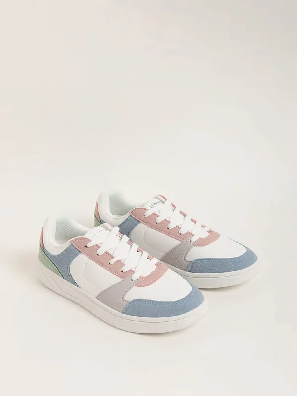 Women's denim shorts - style pants Light - wash women jeans for a fresh and summery appearance LUNA BLU Multicolor Colorblock Sneakers