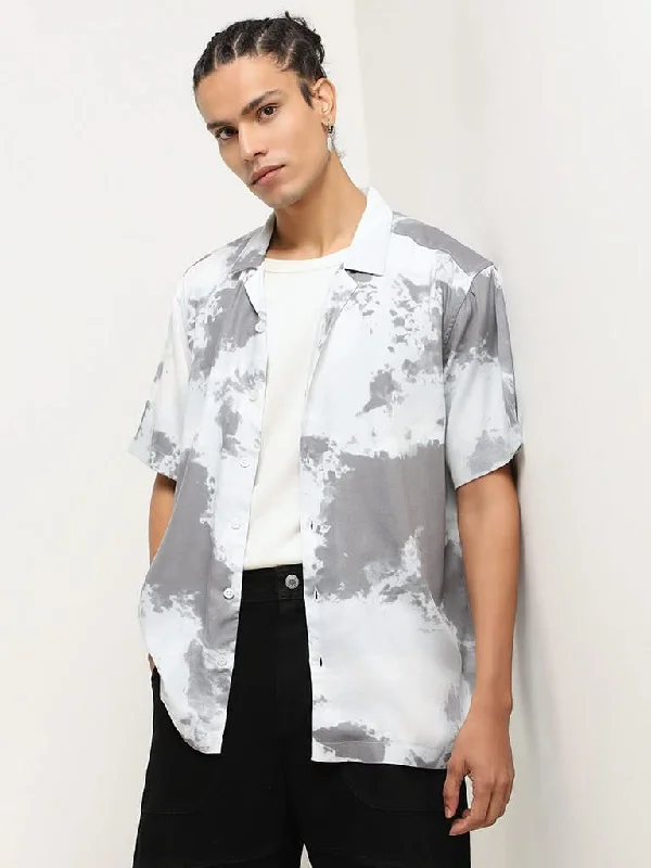 Women's pants with hidden pockets Embellished women jeans with studs or rhinestones for a glamorous touch Nuon Grey Tie-Dye Shirt