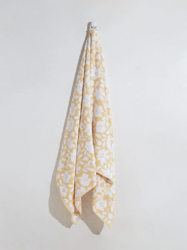 Women's checked casual pants Skinny women jeans with a form - fitting design Westside Home Dark Yellow Floral Bath Towel