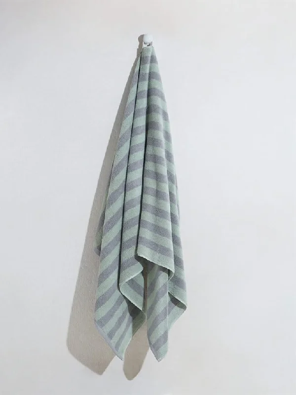 Women's velvet party pants Embellished women jeans with studs or rhinestones for a glamorous touch Westside Home Green Broad Striped Bath Towel Women's velvet party pants Embellished women jeans with studs or rhinestones for a glamorous touch Westside Home Green Broad Striped Bath Towel