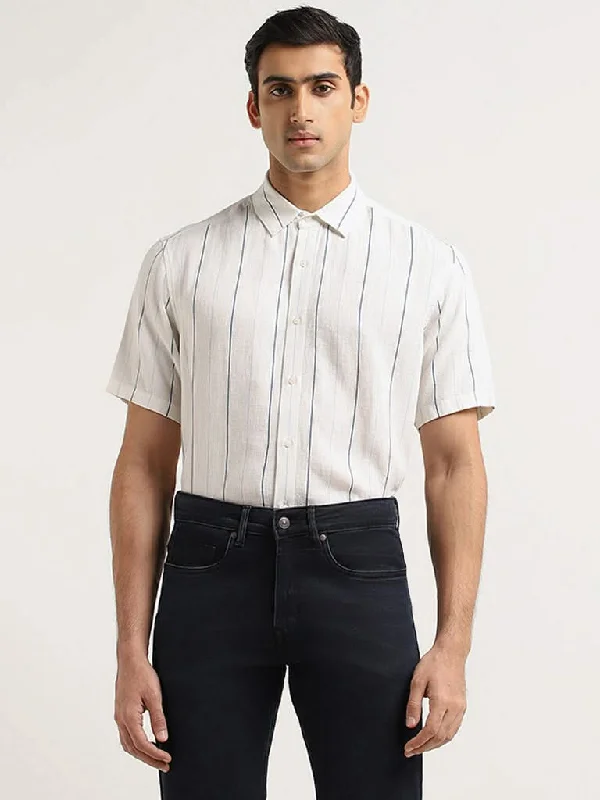 Women's denim shorts - style pants Light - wash women jeans for a fresh and summery appearance Ascot White Striped Relaxed Fit Blended Linen Shirt