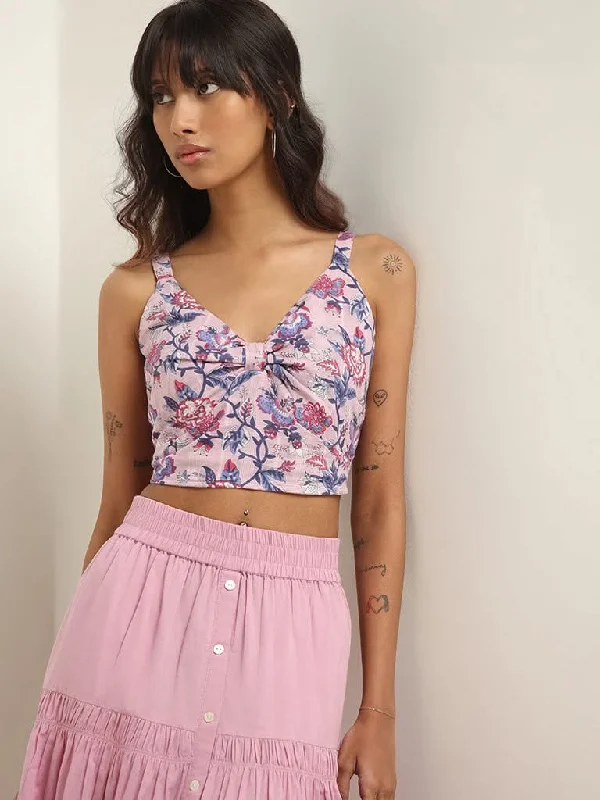 Women's on - sale casual pants Light - wash women jeans for a fresh and summery appearance Bombay Paisley Lilac Strappy Cotton Top Women's on - sale casual pants Light - wash women jeans for a fresh and summery appearance Bombay Paisley Lilac Strappy Cotton Top