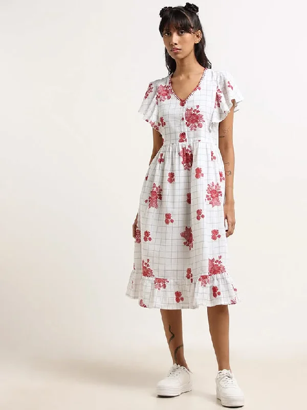 Women's kids - inspired printed pants Colored women jeans in vibrant hues like red and yellow Bombay Paisley White Floral Cotton Dress