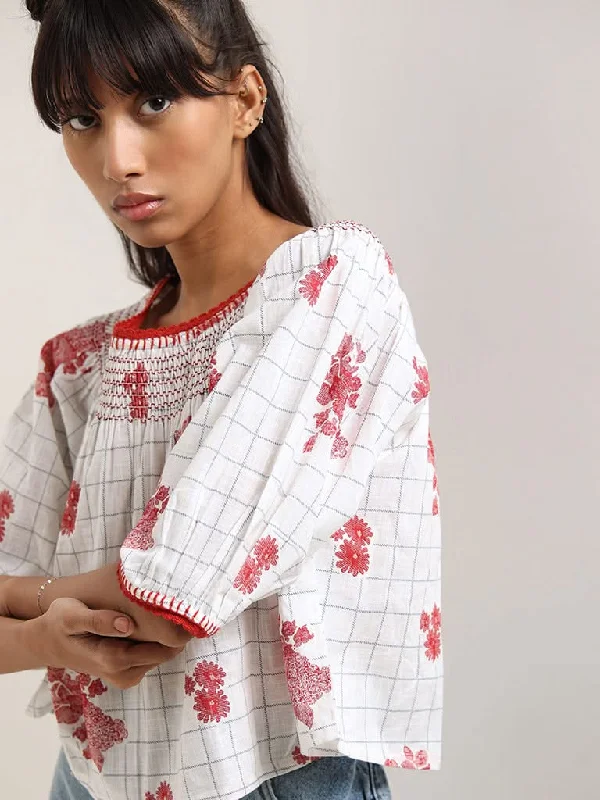 Women's designer brand pants High - rise flare women jeans for a 70s - inspired look Bombay Paisley White Floral Cotton Top