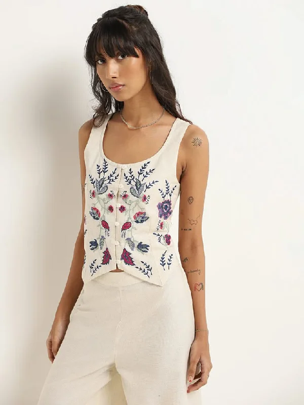 Women's budget - friendly denim pants Button - fly women jeans with a traditional touch Bombay Paisley White Floral Top