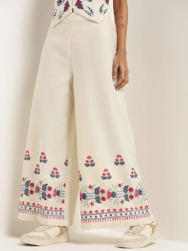 Women's eco - friendly organic pants Mom jeans for a nostalgic and casual look Bombay Paisley White Printed Palazzos