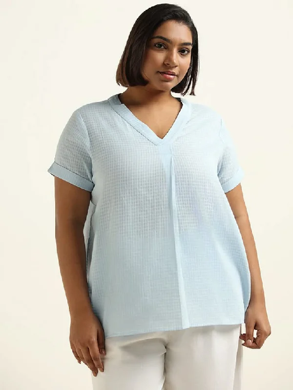 Women's pants for theme park visits Mom jeans for a nostalgic and casual look Gia Blue Checked Top Women's pants for theme park visits Mom jeans for a nostalgic and casual look Gia Blue Checked Top