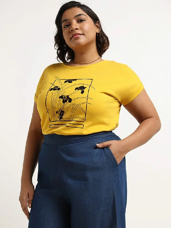 Women's designer brand pants High - rise flare women jeans for a 70s - inspired look Gia Yellow Printed Cotton T-Shirt Women's designer brand pants High - rise flare women jeans for a 70s - inspired look Gia Yellow Printed Cotton T-Shirt