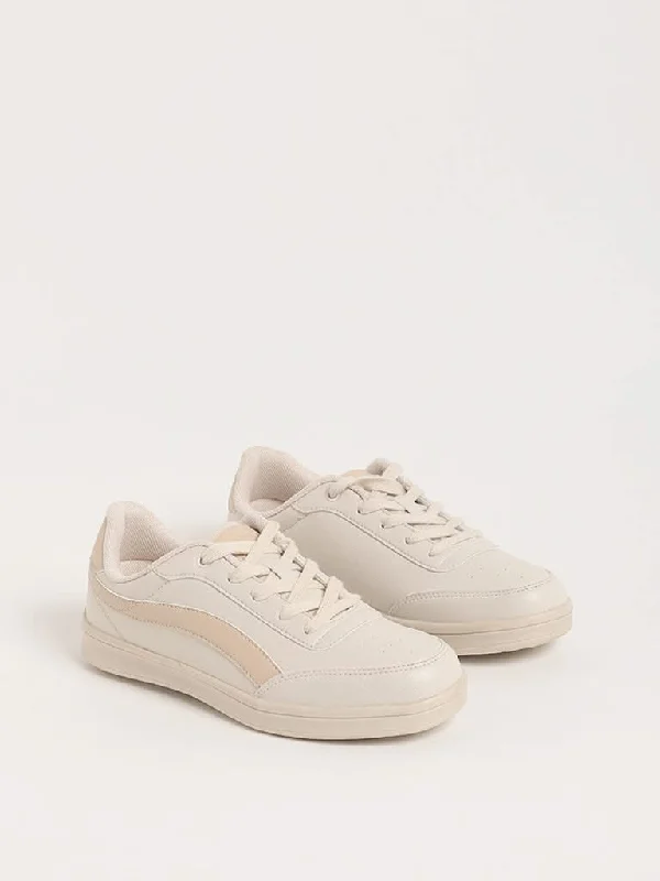 Women's pants for running Wide - leg women jeans for a modern and relaxed vibe LUNA BLU Cream Lace-Up Sneakers