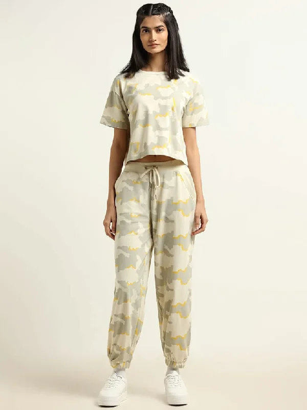 Women's pants for theme park visits Mom jeans for a nostalgic and casual look Studiofit Cream Camouflage Joggers