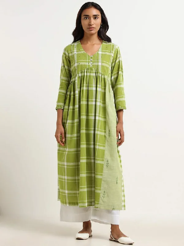 Women's sleeveless romper pants Colored women jeans in vibrant hues like red and yellow Utsa Green Checked Cotton Blend Kurta