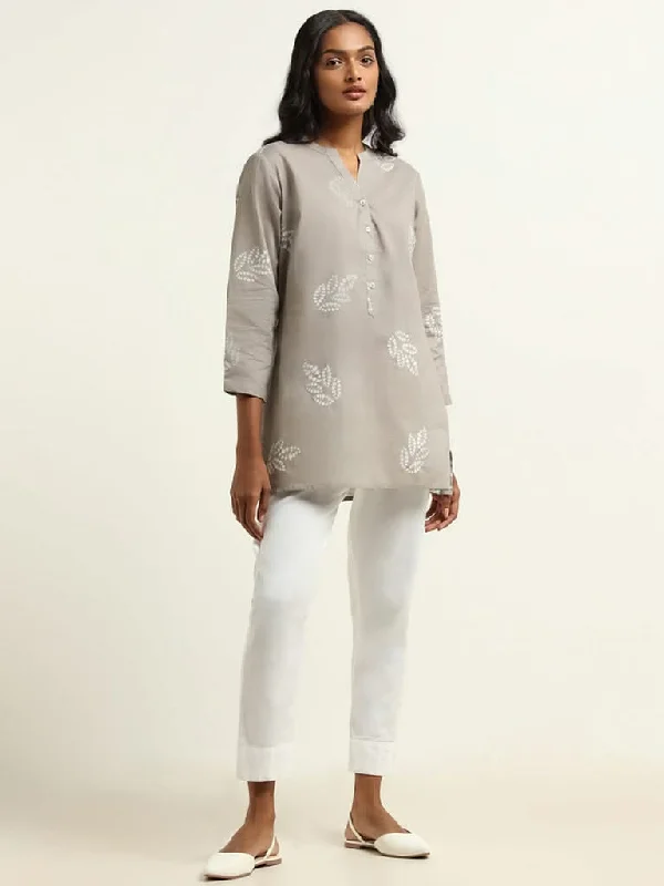 Women's junior - sized denim pants Distressed women jeans for a trendy and edgy look Utsa Grey Printed Kurti