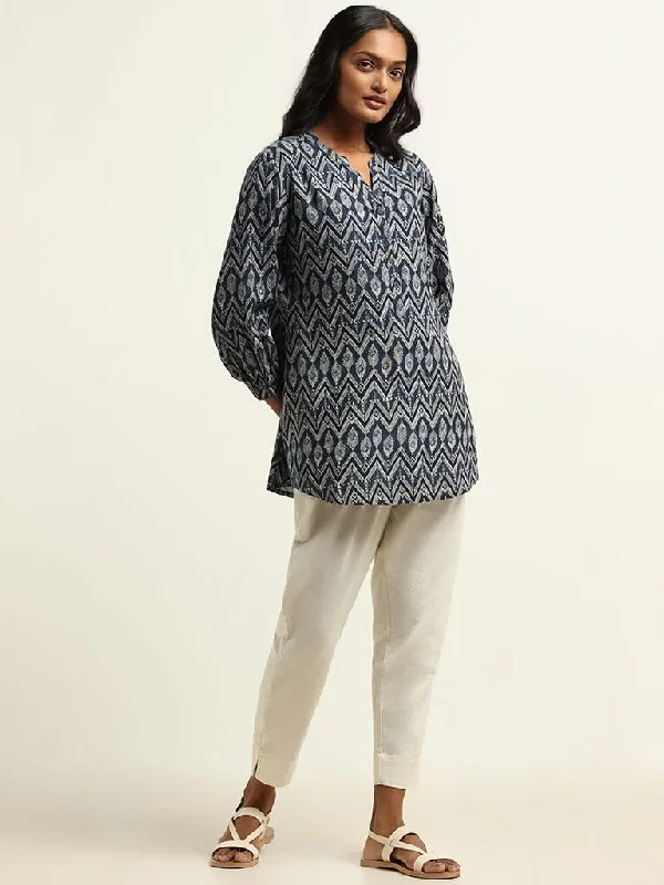 Women's pants with stretch panels Light - wash women jeans for a fresh and summery appearance Utsa Indigo Printed Kurti