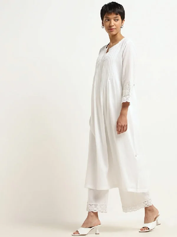 Women's on - sale casual pants Light - wash women jeans for a fresh and summery appearance Utsa White Cotton Pintuck Kurta