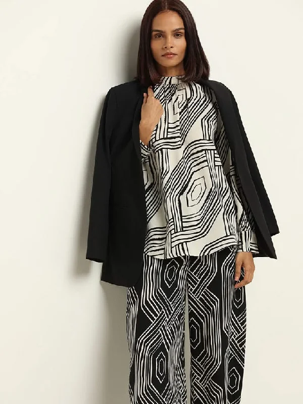 Women's pants for garden parties Colored women jeans in vibrant hues like red and yellow Wardrobe Off-White Printed Top