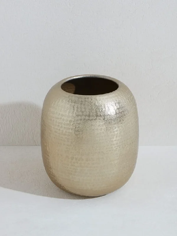 Women's pants for theme park visits Mom jeans for a nostalgic and casual look Westside Home Gold Metal Round Vase