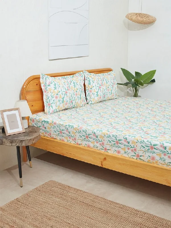 Women's on - sale casual pants Light - wash women jeans for a fresh and summery appearance Westside Home Multicolor Floral Print Double Bed Flat Sheet and Pillowcase Set