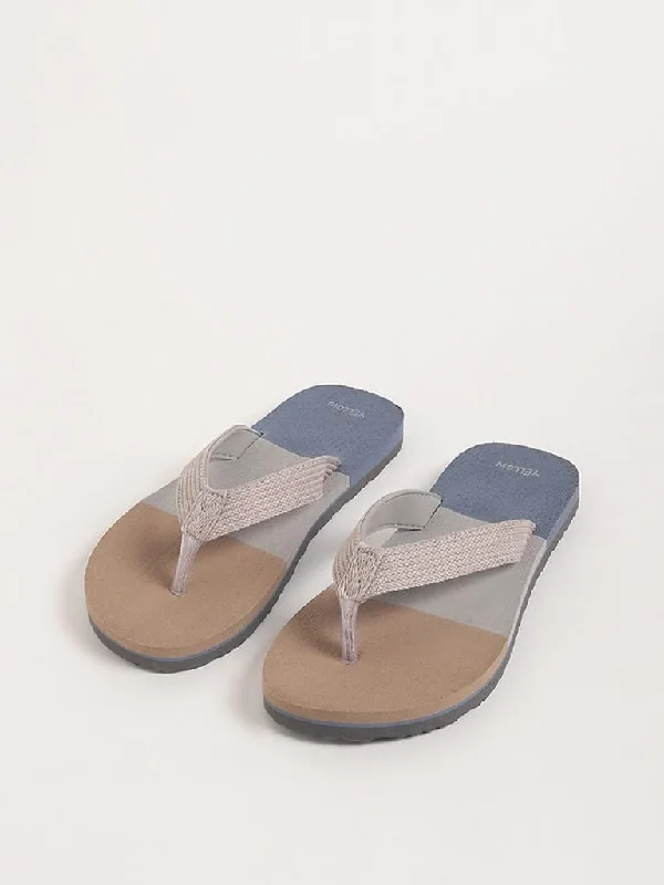 Women's pants with quick - dry fabric Button - fly women jeans with a traditional touch Yellow Grey Printed Flip Flop