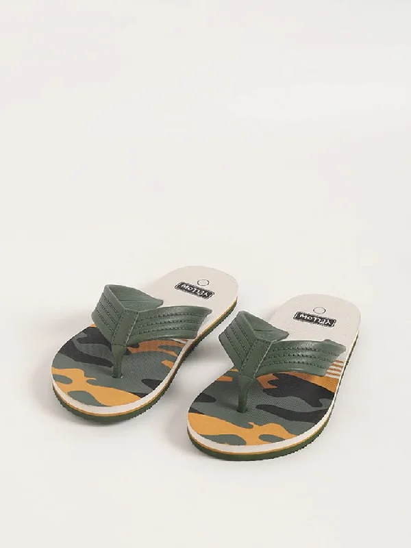 Women's pants for garden parties Colored women jeans in vibrant hues like red and yellow Yellow Olive Camouflage Flip-Flop